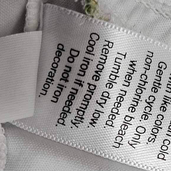 LC LAUREN CONRAD Blouse Size L Woman's Floral print. - Picture 16 of 16